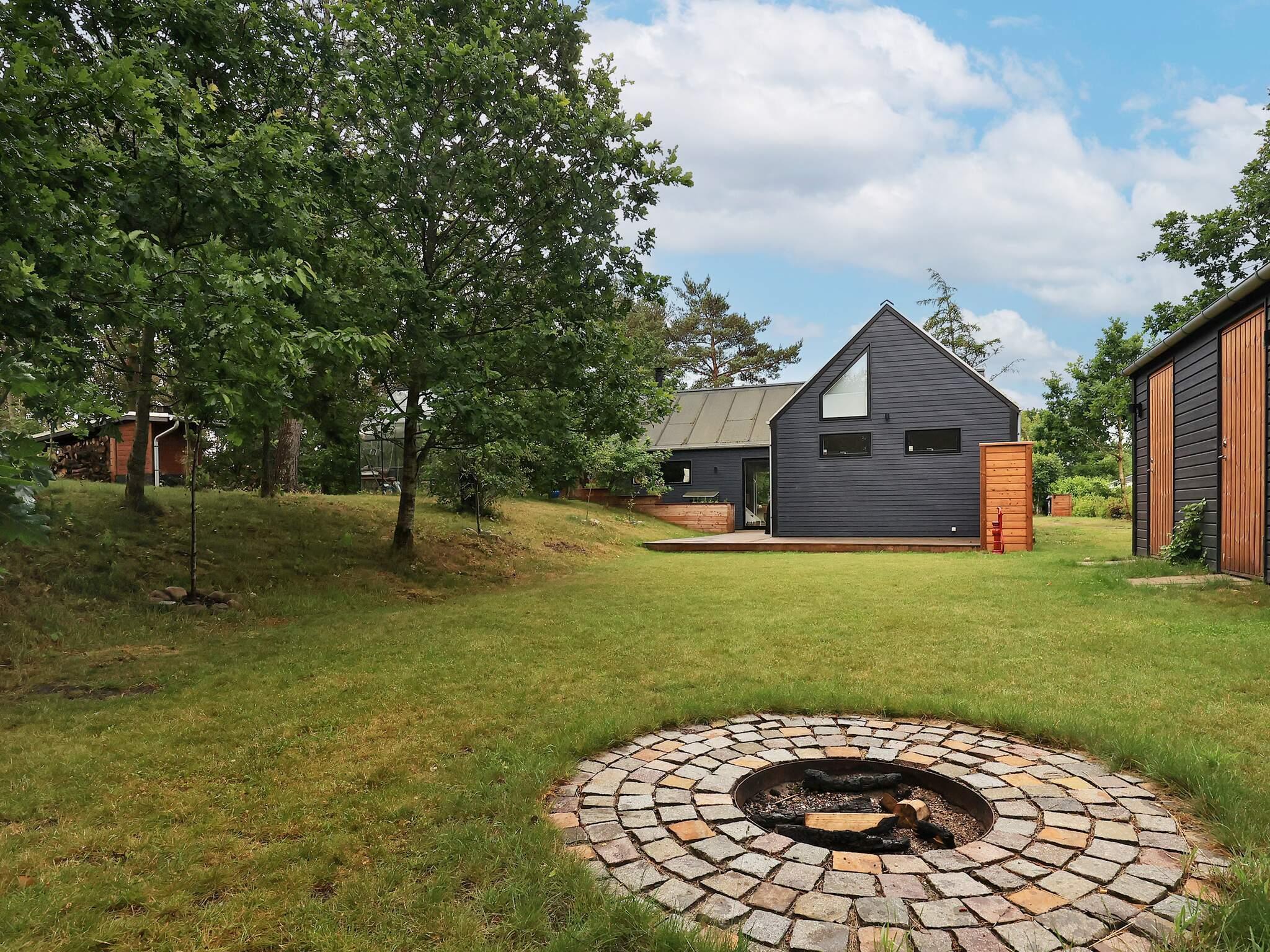 Villa Hou baghave med bålplads