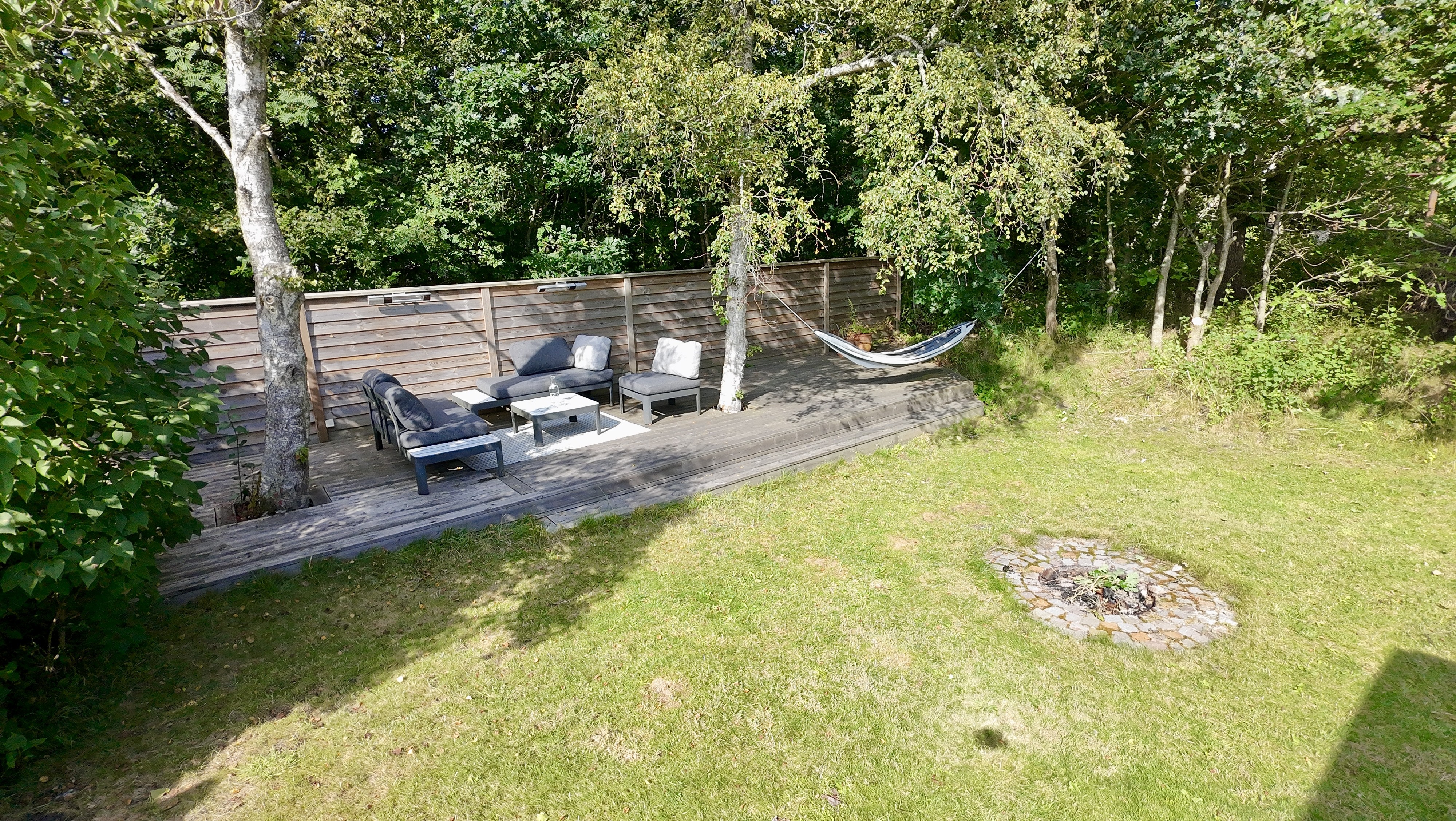 Villa Hou baghave med terrasse